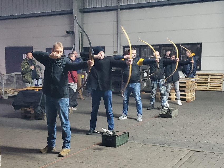 Gefahrlose Handhabung von Pfeil und Bogen