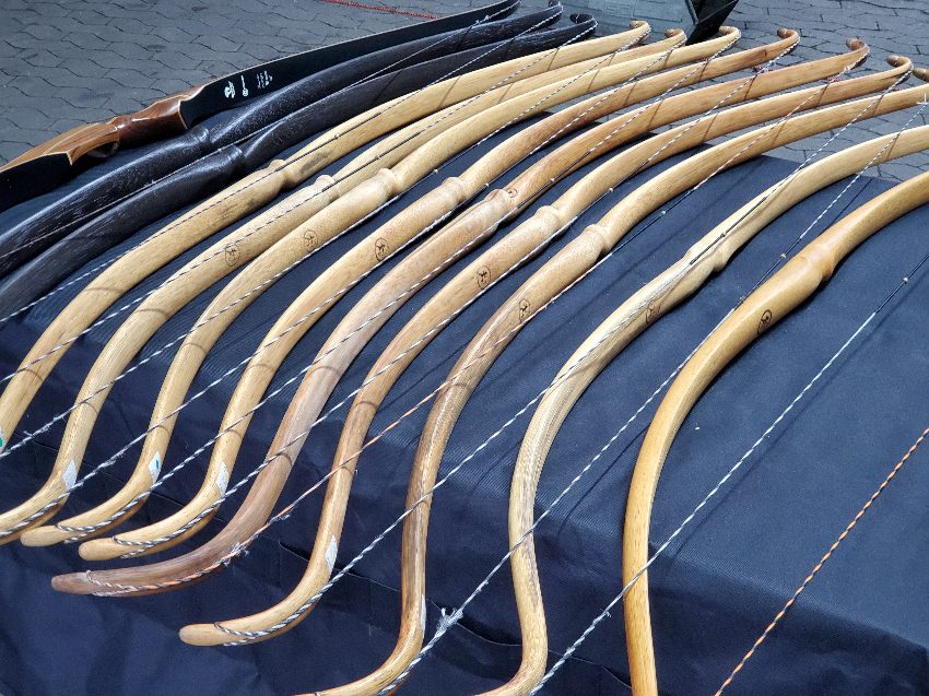 Recurve-Bögen aus Manau