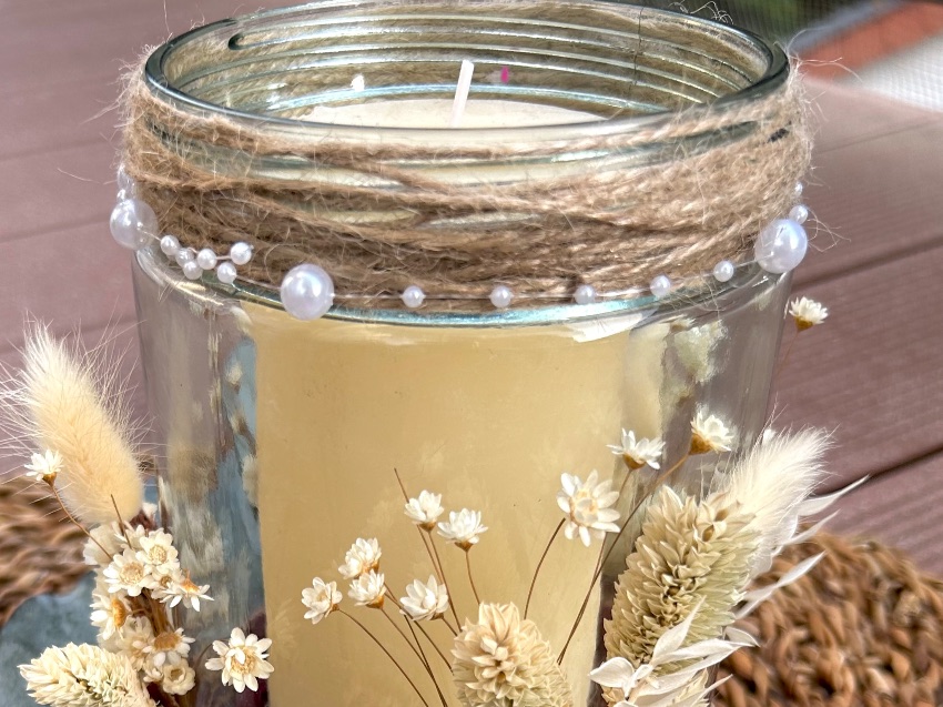 DIY Windlicht mit Trockenblumen gestalten in Frankfurt