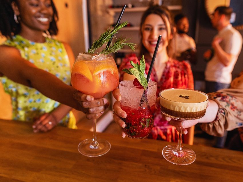 Cocktails oder Mocktails mixen lernen