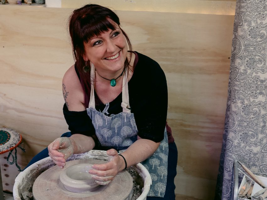 Töpferkurs an der Drehscheibe in Linz