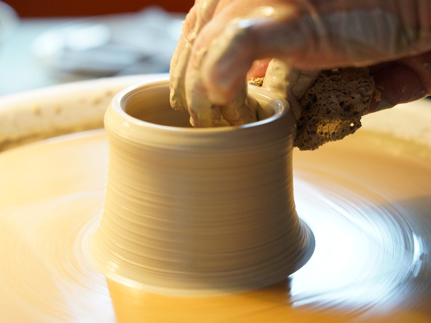 Töpferkurs in Bielefeld - Modellieren und Drehen