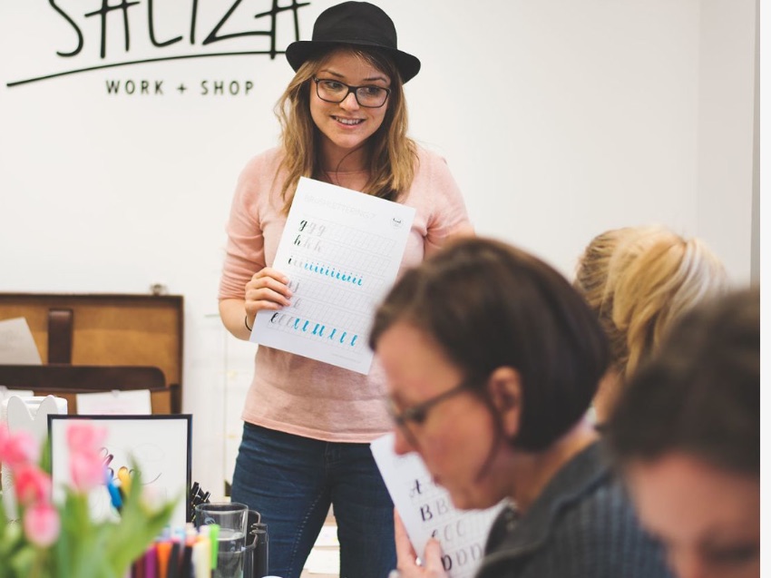 Wichtige Theorie beim Letteringworkshop erfahren