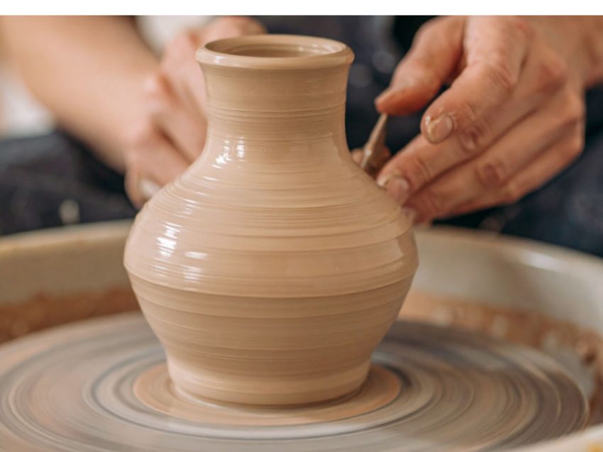 Töpferkurs an der Drehscheibe in Duisburg