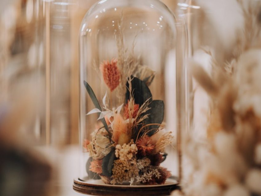 Glasglocken dekoriert