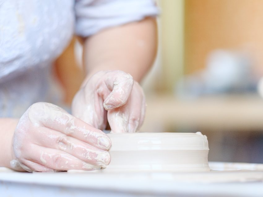 Töpferkurs an der Drehscheibe nahe Graz