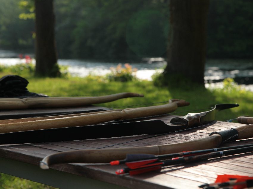 Bögen aus Naturmaterialien